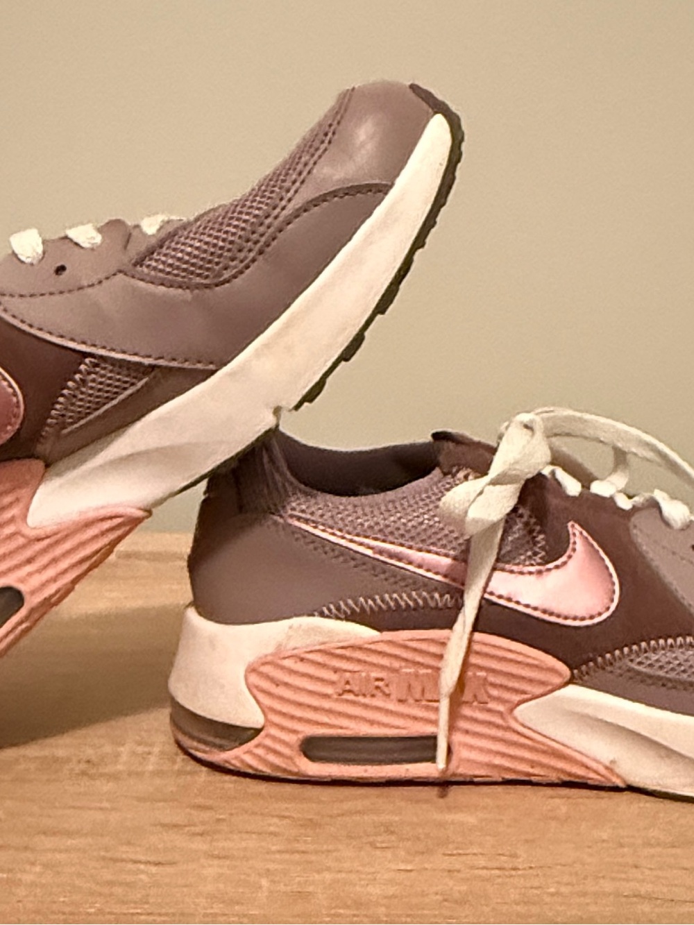 Nike Youth Air Max Retro Runner in Mauve and Pink